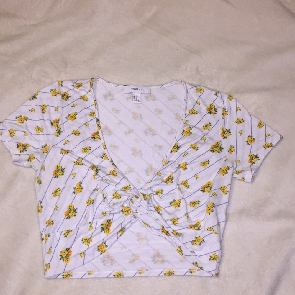 Forever 21: Tied Floral Crop Top
